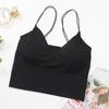 Camiseta sin mangas de seda helada sin costuras para mujer con almohadillas en el pecho, tirantes finos de color sólido sexy, espalda hermosa, lencería anti-exposición para mujer 115, tirantes finos espalda hermosa