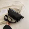 Bolso de Textura de Alta Calidad para Mujer 2023 Nuevo Moderno Correa Ancha para el Hombro Bolso Almohada Color Sólido Simple Versátil Bolso de Hombro Cruzado