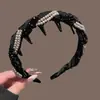 Diadema de cristal y perlas de alta gama con diseño envolvente y dientes para mujer, diseñada para una coronilla alta, lujo ligero, adecuada para lavarse la cara y sujetar el cabello en su lugar sin apretar la cabeza