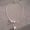 Conjunto de Duas Peças Estilo Europeu e Americano de Colares Geométricos de Estrela com Zircônia e Contas de Pérola, Corrente para Clavícula Simples Versátil de Nicho Transfronteiriço de Alta Qualidade