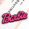 Tarjeta de letras de Barbie de dos colores, resina, accesorios de Barbie, arenas movedizas, funda de teléfono color crema, material para imanes de refrigerador.