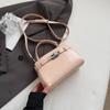 Bolsa de Mão Pequena Quadrada Texturizada para Mulheres 2025 Verão Nova Moda Simples Nicho Bolsa de Ombro Moderna Casual Bolsa Transversal