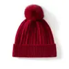Touca feminina de tricô com pontos pequenos, cor sólida, de cashmere, quente, com design estiloso e versátil, perfeita para o trajeto diário, com pompom e um novo estilo outono/inverno.