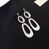 Set de Collar, Pulsera y Aretes Metálicos Irregulares Huecos Retro Europeos y Americanos con Diseño Minimalista Único para Mujer