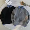 Marca de Moda Jiayiku 2025 Nuevo Estilo Americano Suéter Perezoso Falso de Dos Piezas Estilo Old Money Camisa Básica Suéter de Punto de Manga Larga