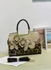 Bolsa Estéreo de Rosa Feita à Mão com Textura de Luxo Leve e Bolsa Mãe Versátil Nova Moda 2025 Elegante e Atmosférica Bolsa de Mão Feminina