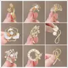 Broche de Mariposa para Mujer Sentido de Gama Alta Nicho Venta al por Mayor Pin de Perla Temperamento Fijo Metal Traje Joyería de Perlas