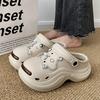 Sapatos femininos de sola grossa para aumentar a altura Verão High-end Strass Outwear Sandálias e chinelos Sapatos de praia famosos na Internet para mulheres