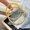 2025 Nuevo Diseño de Lujo Ligero Hielo Triturado Deslumbrante Tendencia Herencia Anillo Individual Oro Arena Banda Lisa para Mujer 4mm 5mm Pulsera