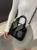 Bolso de Mano Pequeño Elegante de Nicho Transfronterizo para Mujer 2025 Nueva Moda de Verano Bolso de Mano de Alta Gama Bolso Cruzado Versátil