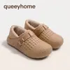 Chinelos de algodão com salto para mulheres 2026 novo estilo inverno casa à prova d'água antiderrapante antibacteriano anti-odor sola grossa sapatos de algodão quentes inverno