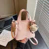 Bolso Pequeño Elegante de Gama Alta para Mujer, Bolso Cruzado de Hombro Retro Nuevo de Verano 2026, Bolso Cubo Súper Popular
