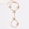 Accesorios de Mano Pequeños Frescos Transfronterizos Europeos y Americanos, Dulce Pequeña Flor Marquesa Zircón Cadena de Dedo para Mujeres, Elegante Pulsera de Flor de Cuatro Hojas