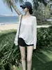 Cubre trajes de alta gama estilo coreano con hombros descubiertos y protección solar para mujer, camiseta nueva casual y versátil de manga larga transpirable, diseño rejuvenecedor, 13928