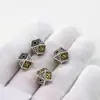 Aleación de plata de Xizang, cruz hueca vajra, cuentas cuadradas multifacéticas, accesorios de joyería de estilo étnico vintage incrustados a mano