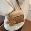 Bolsa de Pelúcia de Ombro Único para Mulheres Outono e Inverno, Nova Bolsa Transversal de Lã de Cordeiro Retrô de Nicho 2026, Porta-Celular e Porta-Moedas
