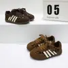 2026 Zapatos Deportivos Infantiles de Algodón Doble con Estampado de Leopardo Estilo Nuevo Versión Coreana para Niños Ligeros para Niños Entrenamiento Alemán Zapatos Forrest Gump 6817