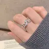 Anillo Dulce de Estrella y Luna Creciente para Mujer, Estilo Coreano, Único y de Moda, Versátil y Elegante, Anillo Abierto, Anillo de Dedo Índice de Moda