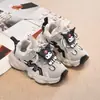 Sapatos Infantis Meninas Primavera 2025 Novo Estilo Tênis Respiráveis para Meninas Crianças Médias e Grandes Leves para Corrida Leves e Modernos