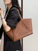 Nueva Bolsa Tote Marca Alternativa Patrón Tejido Gran Capacidad Bolso de Hombro para Mujer, Moderno Versátil para Viajar Bolso Debajo del Brazo