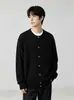 Ropa de punto nueva para hombre transfronteriza en stock, exportación de tallas europeas y americanas, cuello redondo, manga larga, cárdigan casual simple de punto trenzado