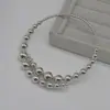 Collar de Perlas de Bola de Metal Estilo Frío Tamaño Abierto para Mujer 2024 Nuevo Estilo Gargantilla Estilo Chanel Cadena para Clavícula