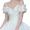 Vestido de Novia de Satén 2026 Estilo Nuevo Hombros Descubiertos Estilo Francés Vestido de Recepción con Acabado de Lujo, Elegante y Sencillo, Adecuado para Novias Petite