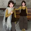 Conjunto de suéter forrado de terciopelo para niña de otoño e invierno, camiseta de manga larga estilo retro coreano color amarillo mostaza y pantalones de pierna ancha, conjunto de tres piezas
