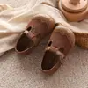 Zapatos retro de cuero para niña 2026 primavera y otoño nuevos zapatos de princesa estilo británico clásico con velcro, zapatos de vestir únicos y modernos