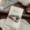 Clip para el Cabello Triángulo a Cuadros de Dibujos Animados con Diseño Único, Pasador Lindo, Estilo Simple de Gama Alta, Accesorio para el Cabello de Niña, Adorno para el Cabello