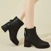 2026 Primavera y Otoño Nueva Industria de Calzado Fanghua Tacón Grueso Suela Suave Botines con Forro de Terciopelo Cálidos Antideslizantes Botas de Cuero para Madres de Mediana Edad y Ancianos