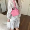 Bolsa linda, bolso de mano de estilo veraniego de nicho súper popular, versión coreana 2026, bolsa cuadrada pequeña versátil para ir al trabajo, bolso de hombro nuevo