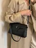 Bolsa de ombro de alta qualidade e estilosa, nova coleção 2026, bolsa transversal versátil, item de nicho e popular para o mercado internacional, bolsa de ombro quadrada pequena para mulheres