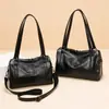 Bolsa de ombro vintage de couro macio transfronteiriça, bolsa tote de grande capacidade para o dia a dia, bolsa tipo almofada casual, bolsa transversal, bolsa feminina personalizada