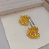 Pendientes Elegantes Versátiles con Forma de Margarita Pequeña Incrustados con Circonita Chapados en Cobre Oro Real 18K Aguja de Plata 925 Nueva Moda Europea y Americana