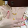Loja de Ouro Pu Zuo mesmo estilo ouro areia Ruyi Lótus Carpa Pingente Colar para Mulheres Luxo Leve Sensação de Alto Padrão Corrente para Clavícula Presente para Namorada
