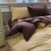 Conjunto de tres piezas estilo blogger con bloques de color para dormitorio estudiantil, conjunto de cuatro piezas de gasa fruncida a rayas de algodón puro, sábana de algodón lavado