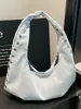 Yozzi 2026 bolso nuevo de alta moda para mujer de principios de otoño, bandolera casual retro elegante, bolso tote con tachuelas