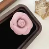 Broche de Tela Retro Pequeña Camelia Fragante Moda Elegante Gama Alta Decoración para Traje Abrigo Bolso Pasador