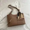 La Bolsa de Hombro Única de Moda para Primavera y Verano de Este Año para Mujer 2026 Bolsa de Hombro de Gran Capacidad Bolso Tote Versión Coreana