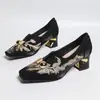 Estilo Nacional Novo Estilo Chinês Sapatos de Salto Alto Quadrados de Metal para Mulheres 2026 Venda Quente Solado Macio Bordados Retrô Mocassins de Tamanho Grande