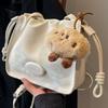 Bolso de diseño de nicho para mujer, nuevo bolso de mensajero plisado de alta calidad de moda 2023, bolso de hombro popular versátil para otoño e invierno.
