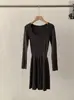 Vestido de Punto Base Omalai para Mujer Otoño e Invierno Nuevo Aspecto Adelgazante Cuello en U Vestido Suéter de Cintura Alta Disparo Real 5806