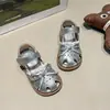 Sandalias para Niña Estilo Coreano Encaje Zapatos de Princesa 2026 Verano Niñas Pequeñas Transpirables Suela Suave Punta Cerrada Sandalias Huecas