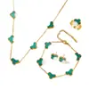 Set de Joyería de Acero de Titanio de Cuatro Piezas con Trébol de Cuatro Hojas de la Suerte de Venta Caliente, Elegante y Lujoso Set de Trébol de Cuatro Hojas de Acero de Titanio