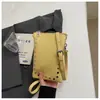 Bolsa Transversal para Celular com Rebites Transfronteiriça para Mulheres, Nova Bolsa de Ombro Tendência Verão 2026 para Trabalho e Deslocamento