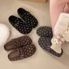 Zapatillas de algodón versátiles Boken, diseño de lunares para otoño e invierno, suela gruesa, que aumentan la altura, mezcla de lana, elegantes, nueva colección 2026, media zapatilla retro, casual