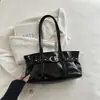 Bolsa Tote de Mão e Ombro Feminina com Fivela de Cinto Fashion de Rebite PU de Grande Capacidade, Novo Modelo 2026, Comércio Exterior Retro Transfronteiriço