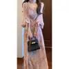 Vestido longo elegante de primavera e outono em estilo francês, cor rosa suave com bolinhas, decote V com laços, acinturado, emagrecedor e doce