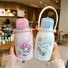 Botella de agua térmica infantil Sanrio, gran capacidad, diseñada para uso escolar, vaso con popote portátil, perfecto como regalo para niñas y estudiantes de primaria